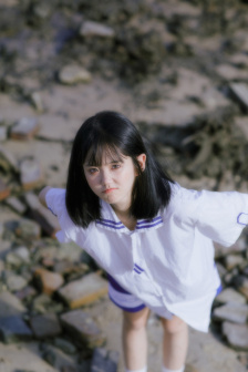 女性三角毛毛区长了个硬疙瘩